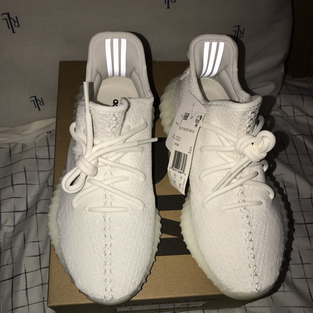 YEEZY BOOST 350 V2 TRIPLE WHITE